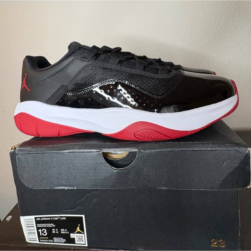 Air Jordan 11 CMFT Low - Black/White/Gym Red - Mens size 13